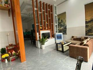 Bán nhà riêng tại 1 sẹc quốc lộ 14, 3,6 tỷ, 400m2, 3pn, 2wc
