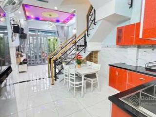 Tôi cô tám cần đi định cư bán gấp căn nhà điện biên phủ hẻm lớn 55m2 giá 2 tỷ 350, sổ tôi đứng tên.