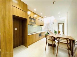 Tôi hải cần bán nhà đi định cư, đường trần khắc chân, giá 2 tỷ 350,diện tích 50m2, sổ hồng tôi đứng