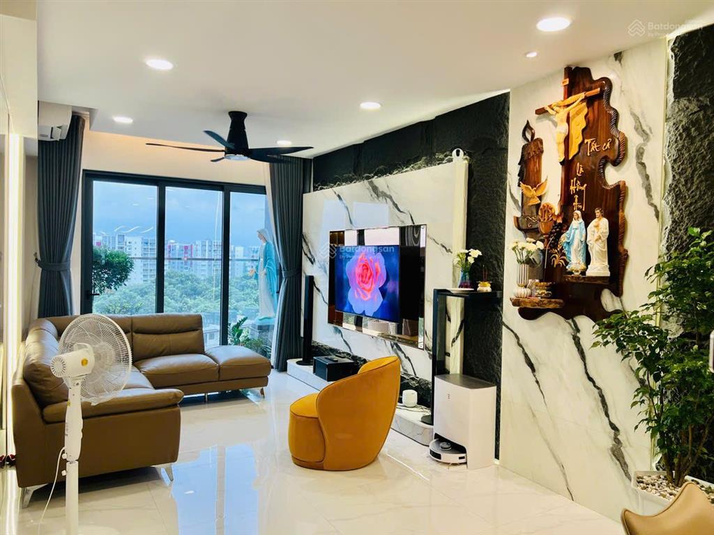 Bán căn hộ diamond brilliant 2pn2wc,1kho, 112m2,view siêu đẹp giá 6ty940