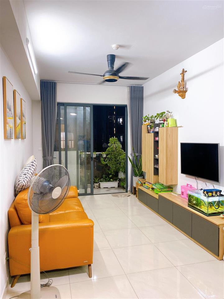 Bán căn hộ emerald 2pn1wc , 63m2 ,view thành phố , giá 3ty800tr