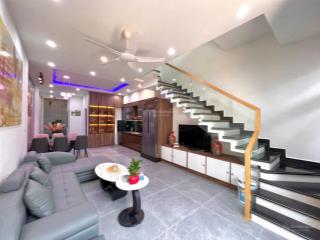 Chị ngọc cần bán nhà đường lý chính thắng phường võ thị 6 quận 3 70m2 giá 2 tỷ 550