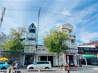 Bán đất mặt tiền đường 30 tháng 4