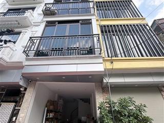 Bán nhà thanh trì ô tô vào nhà, 6 tầng, ô chờ thang máy, sân rộng như sân bóng