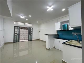 Bán nhà có bề ngang lớn quận phú nhuận