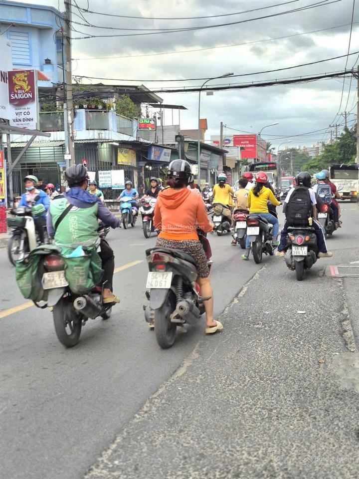 Duy nhất căn mặt tiền vị trí cực sung.khu vực hiếm có nhà bán. sát ngã tư. vị trí kd đa ngành nghề