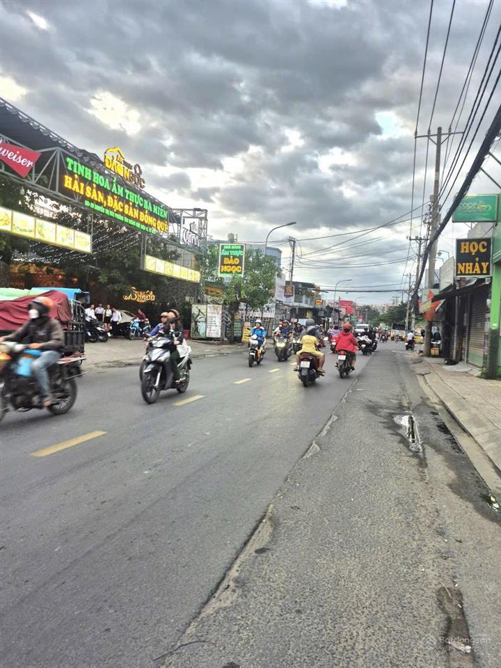 Duy nhất căn mặt tiền vị trí cực sung.khu vực hiếm có nhà bán. sát ngã tư. vị trí kd đa ngành nghề
