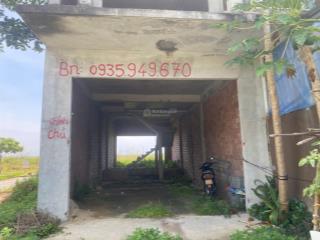 Khu đô thị mới, liền kề, thoáng mát nhìn ra ruộng lúa, một bên có sân vườn để trồng cây hoặc gara