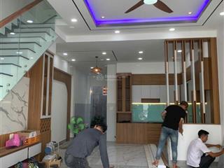 Nhà 1 lầu 3pn gần chợ mỹ hạnh nam 100m², sổ riêng