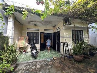 Chủ thiện chí bán lô đất tặng kèm nhà cấp 4 diện tích 171m2 ngang 8m ngay vị trí kinh doanh sầm uất
