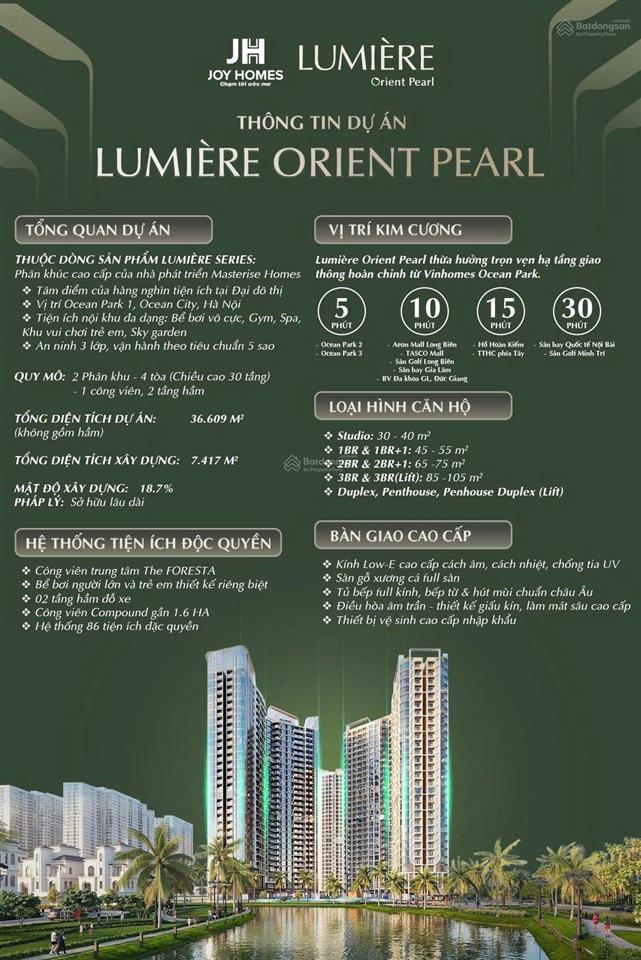 Căn hộ dành cho hộ gia đình lớn hướng đông nam, view bể bơi cực đỉnh với ban công kính cong