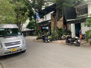 Căn nhà view kênh rạch chiếc, cạnh global city. vị trí đẹp ngay mọi tiện ích