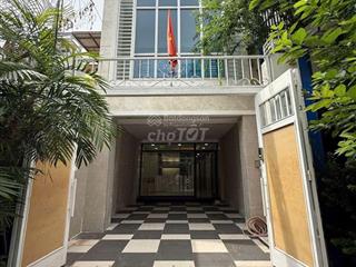 Bán nhà đẹp hẻm rộng 9m quốc lộ 13, p26 100m2 + 3 tầng thuận tiện vừa ở vừa làm văn phòng công ty