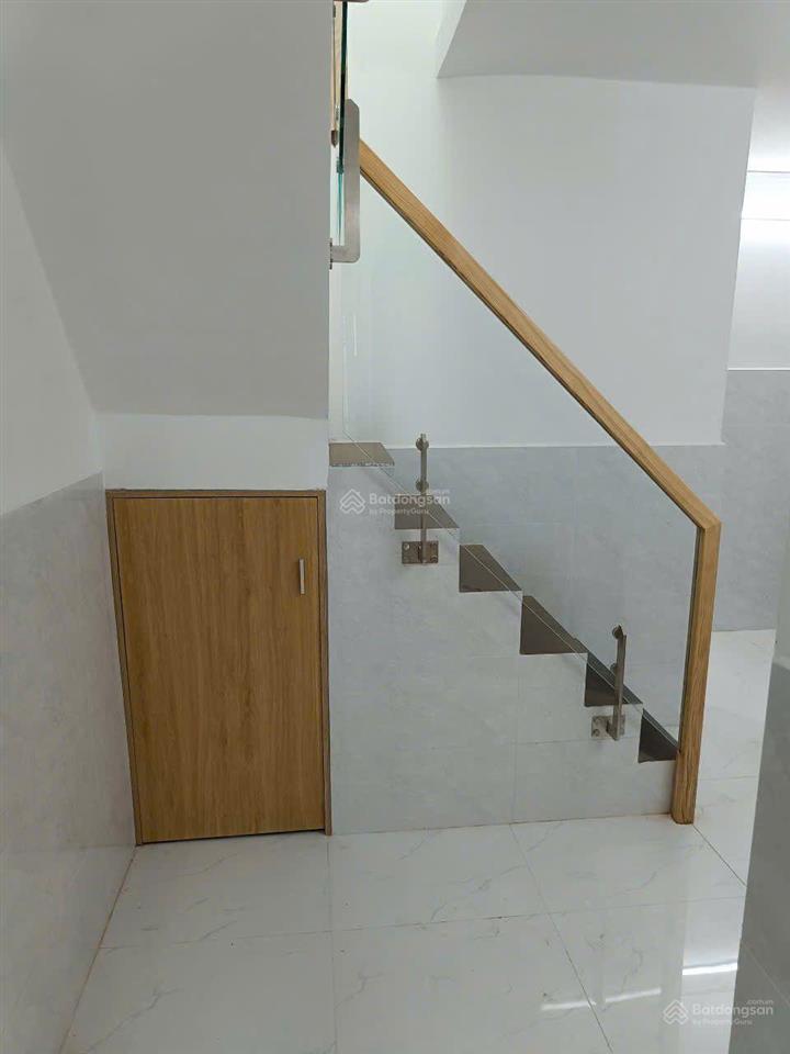 Nhà sổ hồng riêng đường lê trọng tấn  giá tốt