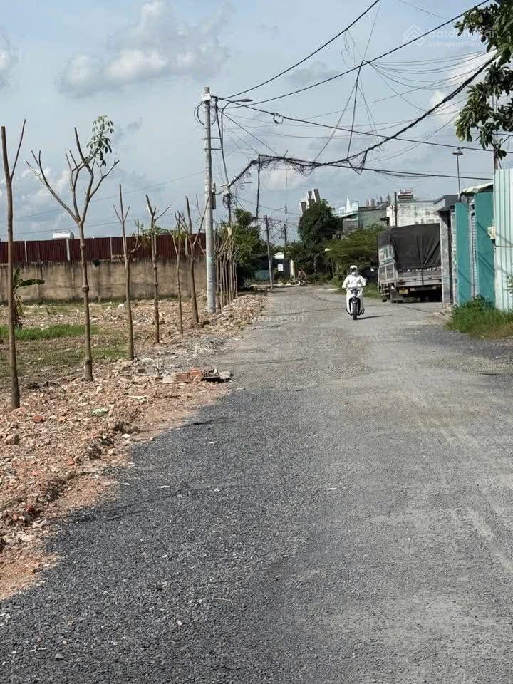 Đất thổ cư kdc đường nhựa 8m xã bà điểm  giá f0