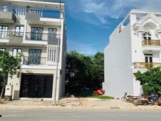 Cần tiền bán gấp lô đất mt nhựa ,shr,dt 95m2,giá 680tr,ngay sát đường nguyễn hữu trí,bình chánh