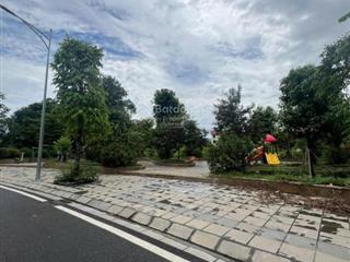 Bán mảnh đất đối diện công viên nội khu, 2 mặt tiền rộng giá ưu đãi, bao phí sang sổ