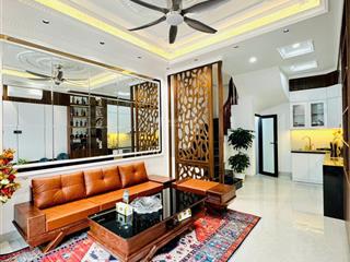 Bán nhà mới kính coong yên hoà  cầu giấy. dt 30m  5t  mt 4m  full nội thất  tiện ích đầy đủ.