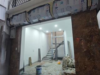 Bán gấp nhà lô góc hoàng hoa thám  ba đình. nhà 30m2  mặt tiền 4.8m  6t thang máy  ngõ thông.
