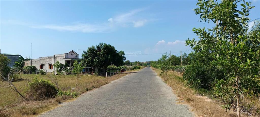 Bán đất lagi, bình thuận 1000m2 mặt tiền hồ tùng mậu cách dinh 200m