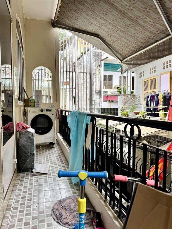 Nguyễn trãi, q5 giáp q1  2 tầng  56m2  ngang khủng hơn 6m... 7.99 tỷ