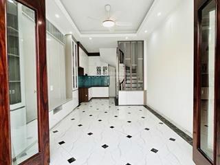 Bắc từ liêm 30m2 ô tô vào trong nhà  cách ô tô tránh 80m  5 tỷ 9 ( nhanh thì còn )