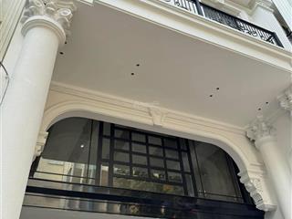 Tòa nhà văn phòng mới 100% đường đại cồ việt đã có hợp đồng thuê 5 năm cực xịn 100tr/tháng