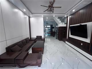 Vh142 cho thuê nguyên căn 5 ngủ vskk có thang máy ở vin marina cực đẹp