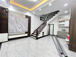 Nhà hoàng liệt dt 30m2 5 tầng 5,9 tỷ. ô tô đỗ