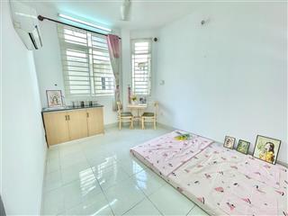 Trống 1 studio full nội thất cửa sổ trờingay ngã tư bảy hiềncông viên lê thị riêng