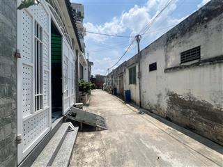 (chính chủ) nhà hướng đông nở hậu 100m2. ngay ql13 gần sg