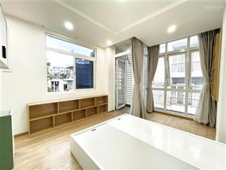 Phòng trống studio ban công 40m2  full nội thất  gần sân bay