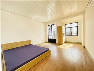 Căn 2 phòng ngủ giá rẻ 85m2 ngay chợ hoàng hoa thám etown cộng hoà