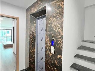 Bán nhà hoàng quốc việt 54m  ô tô đỗ cưả  7 tầng  ngõ thông  vừa ở,làm văn phòng giá 12,7 tỷ.