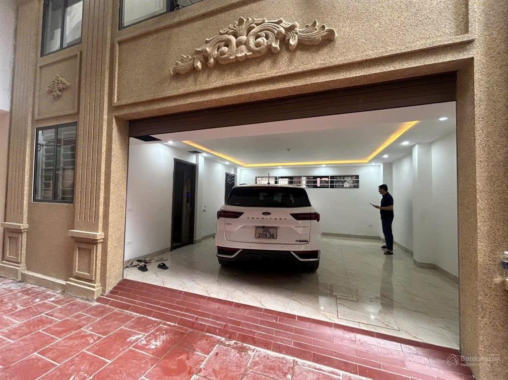 Toà nhà hàng kín! 60m2, mt 7m, nguyễn chí thanh ô tô 8 tầng, thang máy, kinh doanh