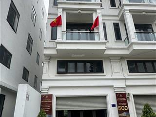 Bán nhà 5x20m, 1 trệt 1 lửng 3 lầu ngay cạnh chợ an sương  nơi kinh doanh sầm uất bậc nhất q.12.