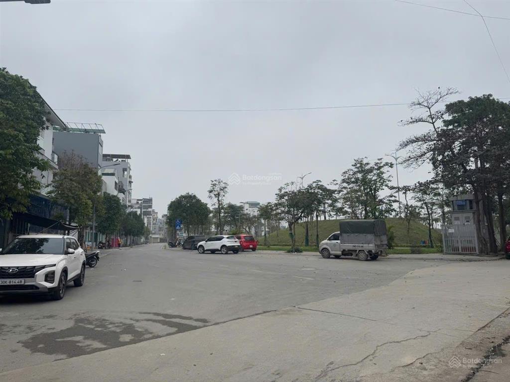 Bán nhà ngọc thụy long biên ô tô tránh mặt tiền khủng 9.6m dt177m²(sd 184m²) giá 36 tỷ