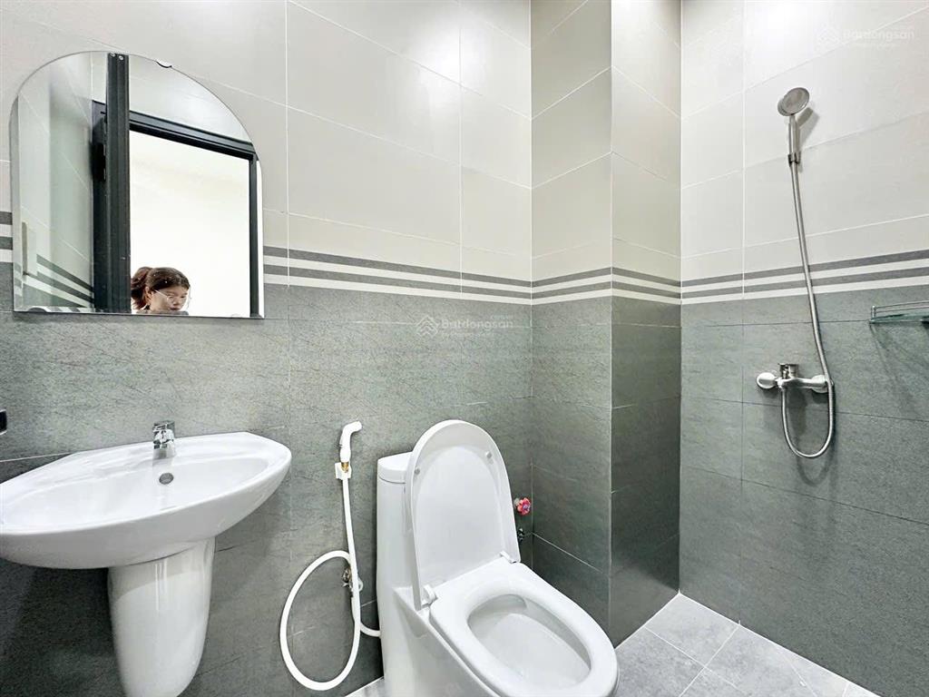 Cho thuê căn hộ dịch vụ full nội thất, đường liên phường, phú hữu, gần q9, q2, vòng xoay phú hữu