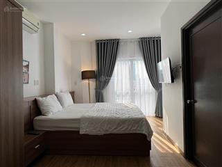 Căn hộ dịch vụ siêu sang  studio ban công lớn