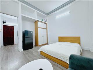Cho thuê căn hộ 1 phòng ngủ, full nội thất, giặt riêng, phòng rộng, gần phan xích long