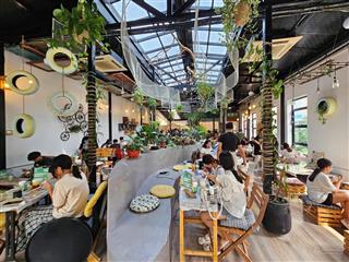 Cho thuê cửa hàng mặt tiền siêu khủng tại phố xuân la với diện tích 100m2 x 3 tầng, mặt tiền 15m