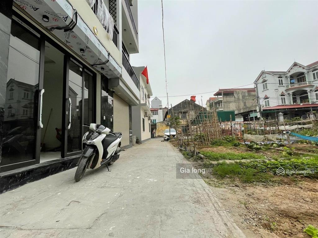 Bán 98m đất hai mặt mặt tiền đường ô tô chỉ hơn 4 ty