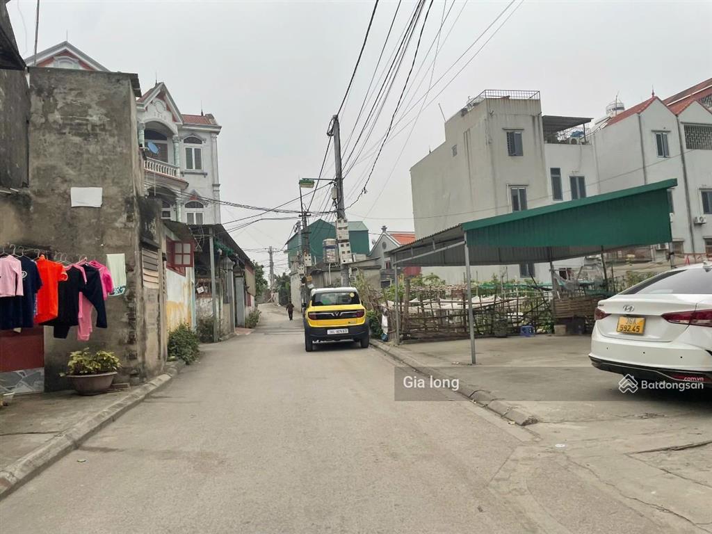 Bán 98m đất hai mặt mặt tiền đường ô tô chỉ hơn 4 ty