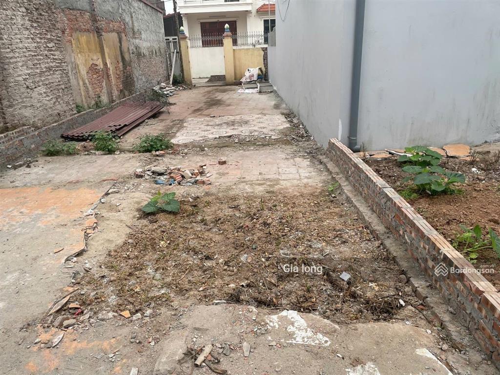 Bán 98m đất hai mặt mặt tiền đường ô tô chỉ hơn 4 ty