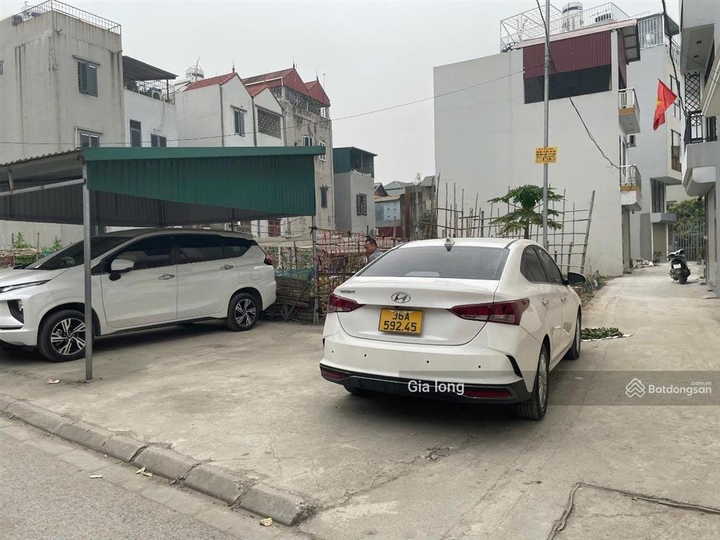 Bán 98m đất hai mặt mặt tiền đường ô tô chỉ hơn 4 ty