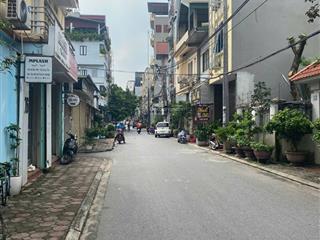 Bán nhà biệt thự cổ căn góc 2 mặt thoáng, trung tâm trâu quỳ