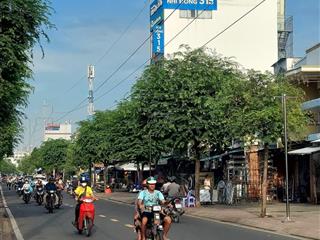 Chỉ hơn 2 tỷ, có nhà phạm thế hiển, q8, 4,5m  8m, đường 3m.