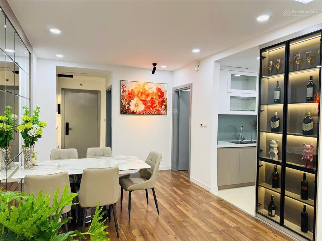 Tôi cần tiền nên bán rẻ căn hộ goldmark 2n2vs diện tích 79m2 full nt cao cấp chỉ 5,8 tỷ bao hết phí