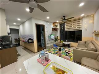 Chủ nhà mua căn rộng hơn  nhờ em bán căn hộ 2pn 66m2 tòa rose town