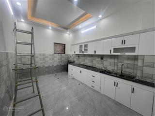 Nhà mới vào ở ngay  đường bình đông  sát bên cầu chà và  quận 8 nhỉnh 4 tỷ
